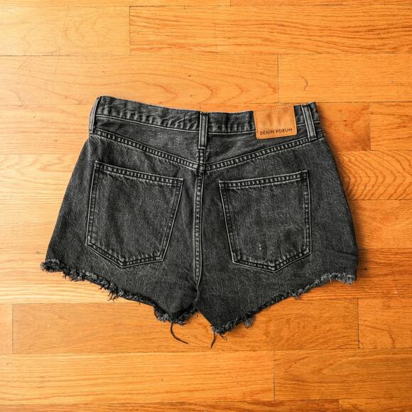 Aritizia Denim Forum The Ex Boyfriend Short Black Eyeliner High Rise Cutoffs 26 - Picture 5 of 9